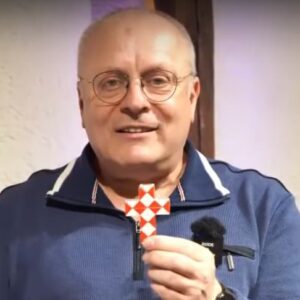 Unser Pastor präsentiert das geheimnisvolle Kreuz Puzzle